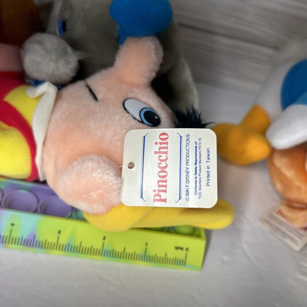 Vintage Walt Disney Plush Lady, Dumbo, Pinocchio, Bambi, Donald Duck from 1985 - Picture 8 of 16